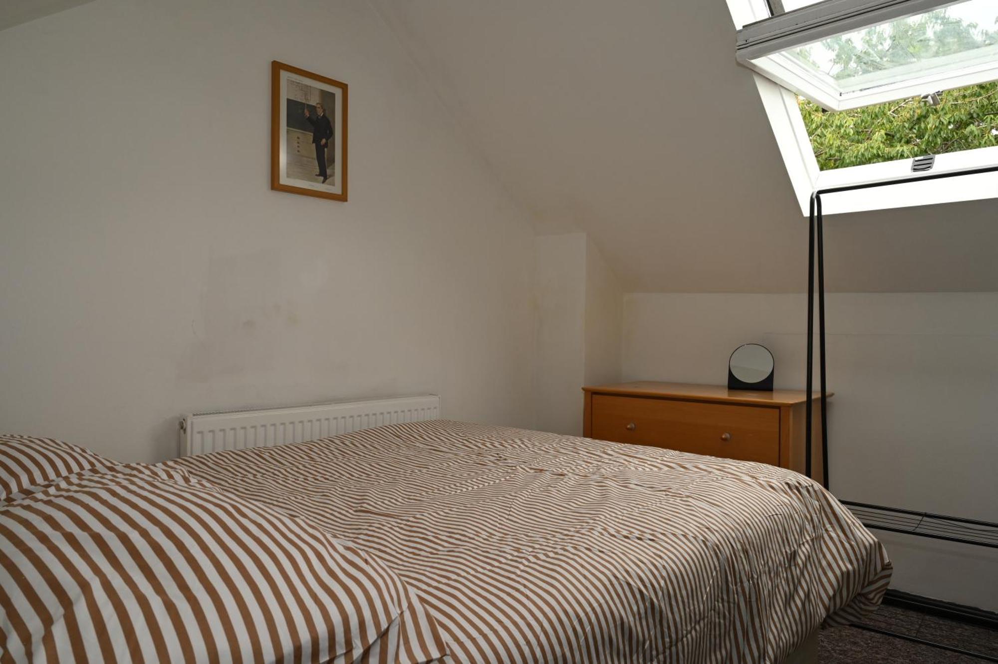 Cozy Luton Apartment ชาแธม ภายนอก รูปภาพ