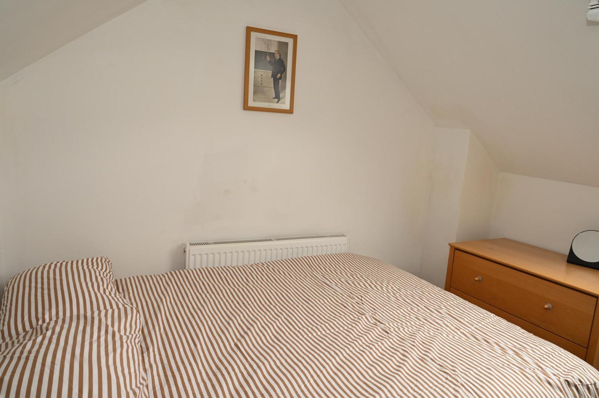 Cozy Luton Apartment ชาแธม ภายนอก รูปภาพ